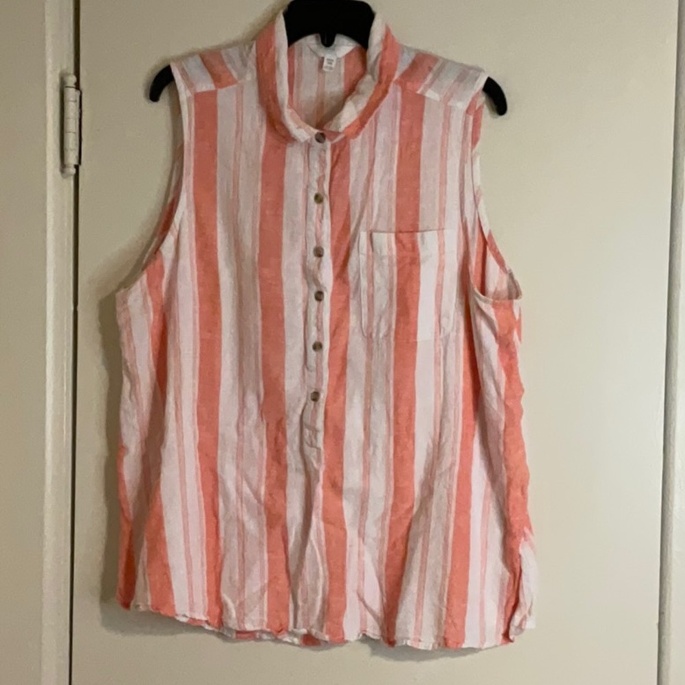 Time and Tru Pink and White Sleeveless Button Down Shirt